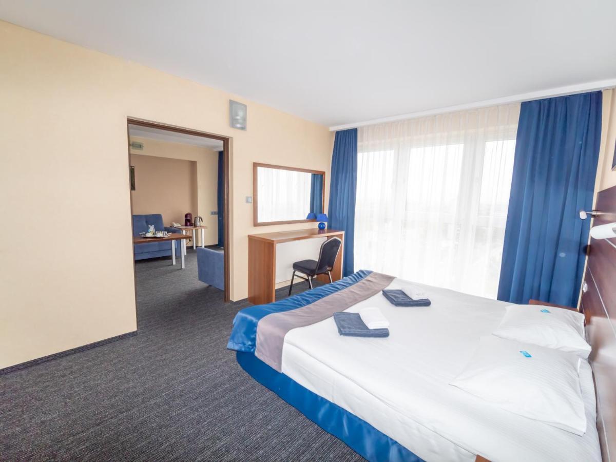 Hotel Tychy Exteriör bild